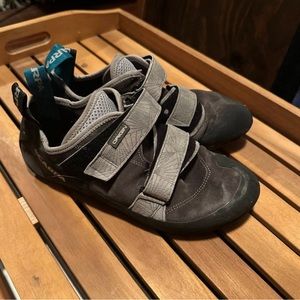 Women’s Scarpa origin climbing shoes size 10